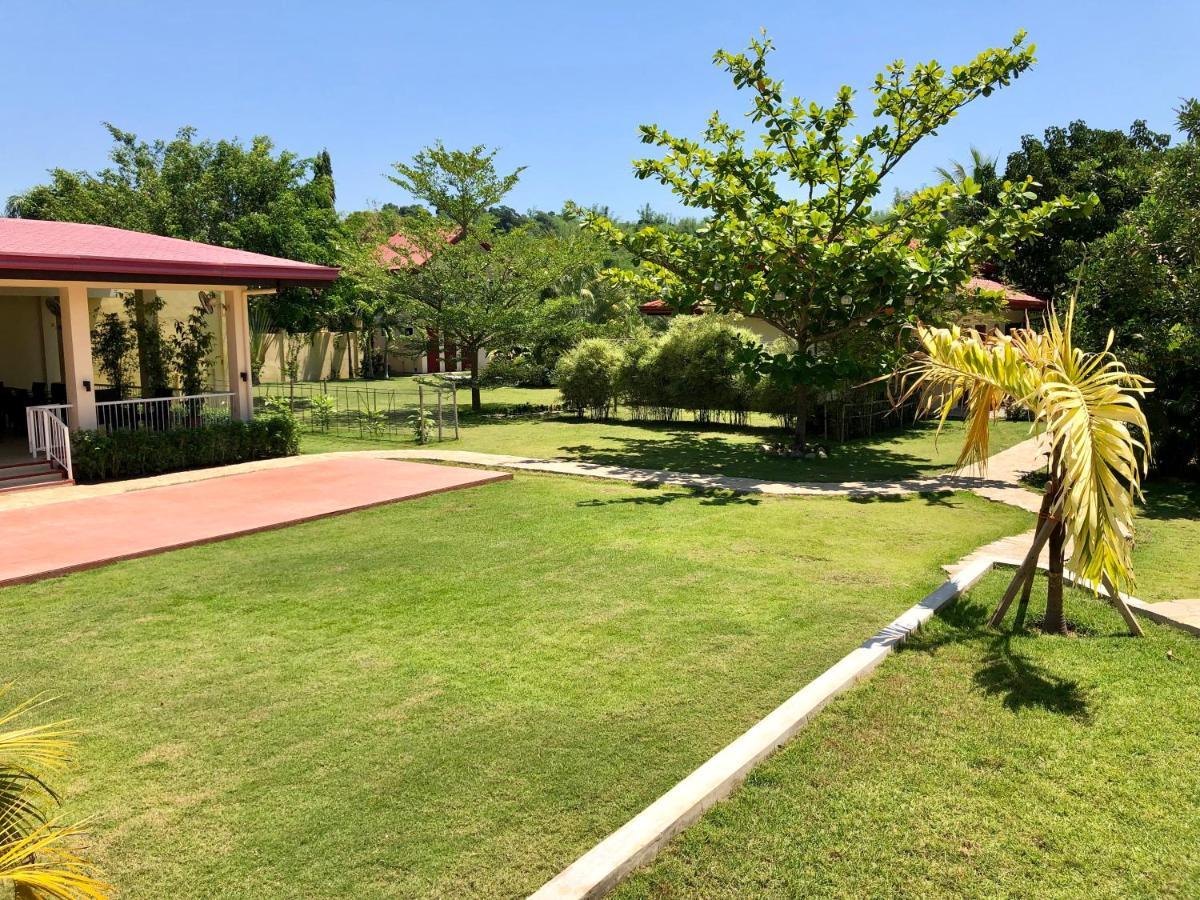 Strutz Art Garden Resort Bangued Eksteriør bilde