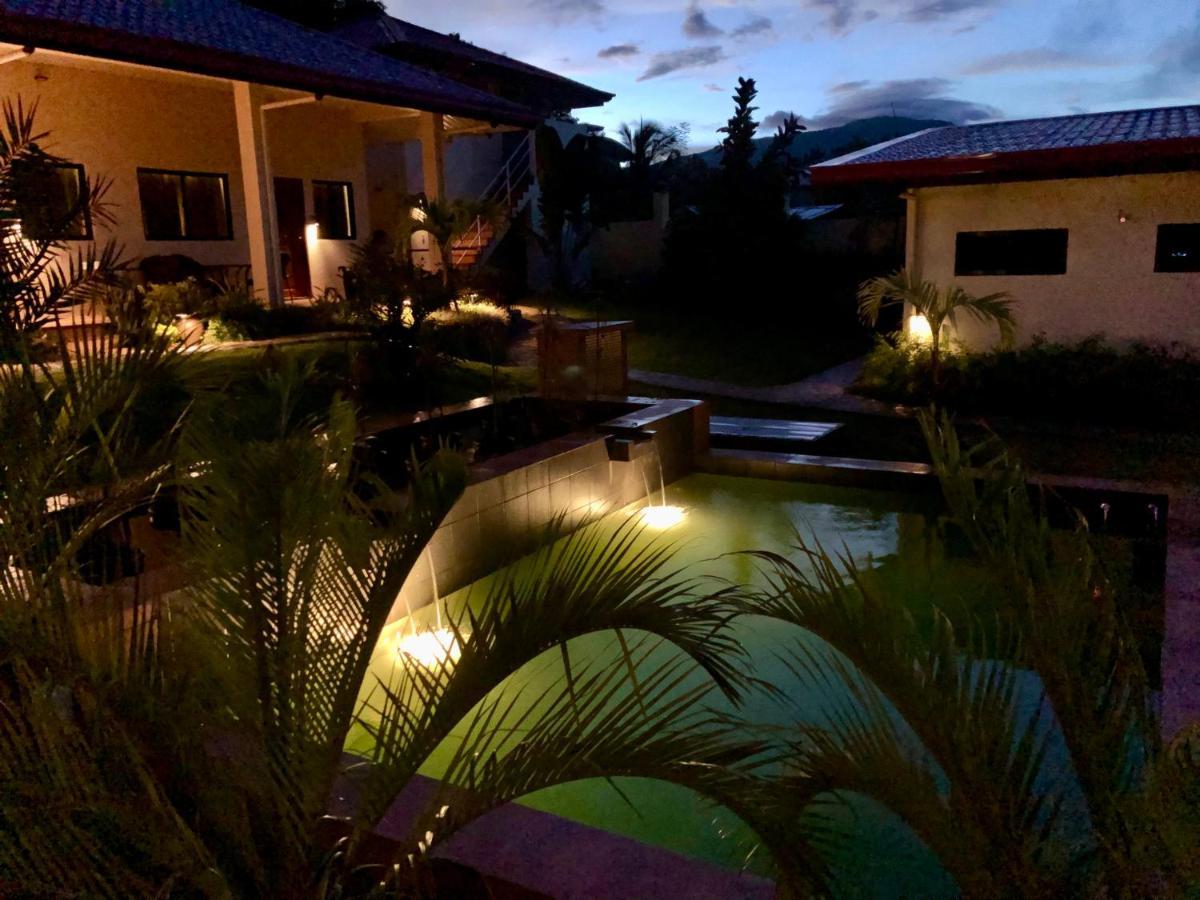 Strutz Art Garden Resort Bangued Eksteriør bilde
