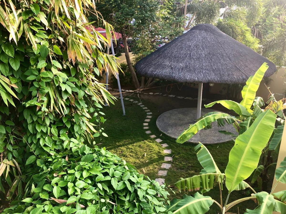 Strutz Art Garden Resort Bangued Eksteriør bilde